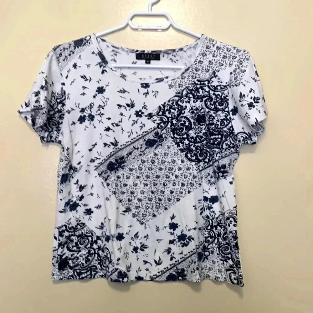 NIKKY NWOT 100% Midweight Cotton Short Sleeve T-shirt w Beads & sparkle sequins